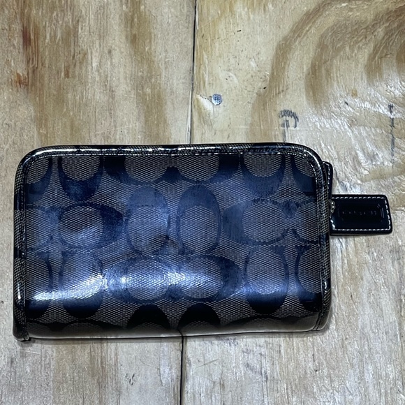 Coach cosmetic case w/mirror black logo - Picture 5 of 12